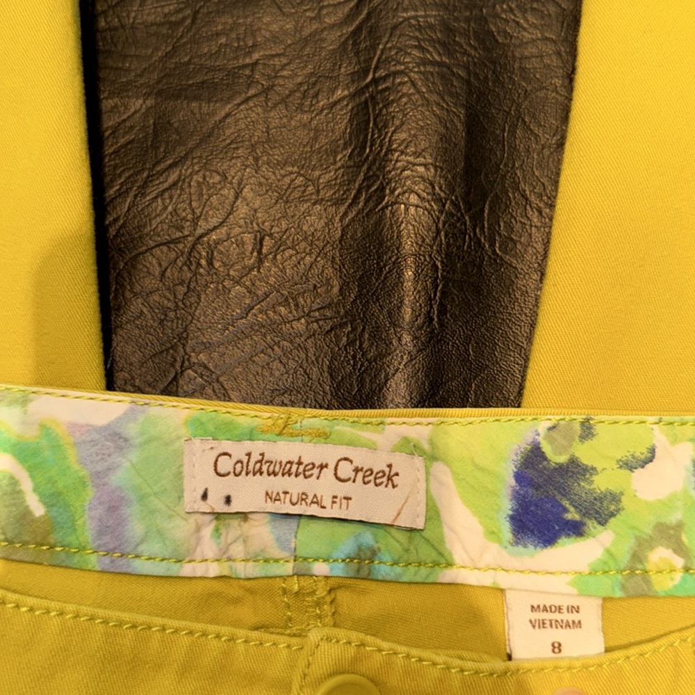 Coldwater Creek Capris, Chartreuse Color Denim, size 8 - Picture 4 of 9
